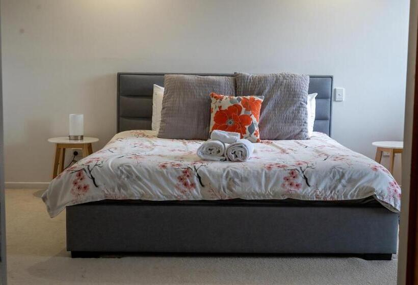 펜트하우스 룸, The Gums Anchorage