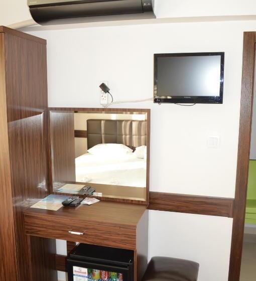 اتاق استاندارد سه تخته با بالکن, Amasra Ceylin Otel
