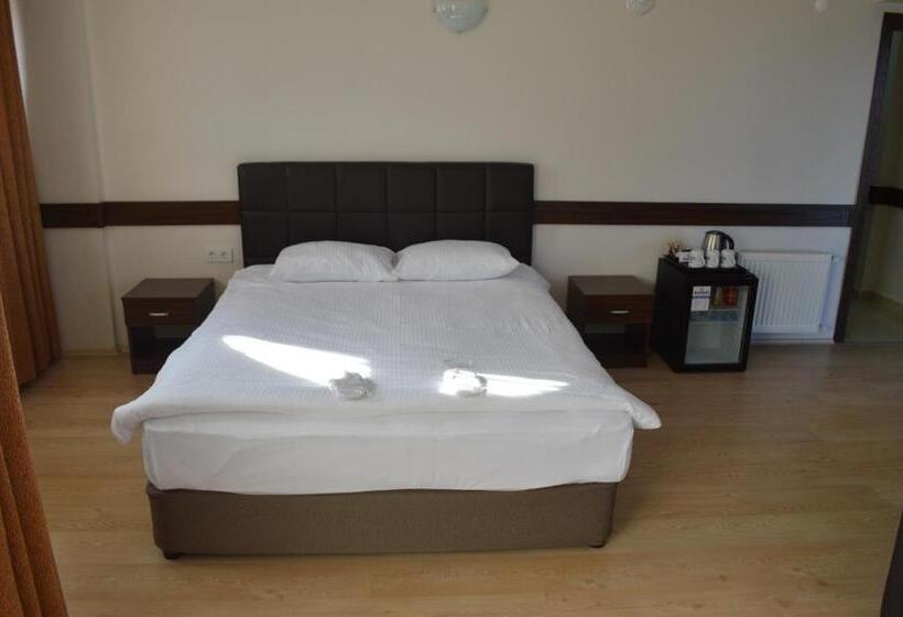 اتاق لوکس چهار تخته, Amasra Ceylin Otel