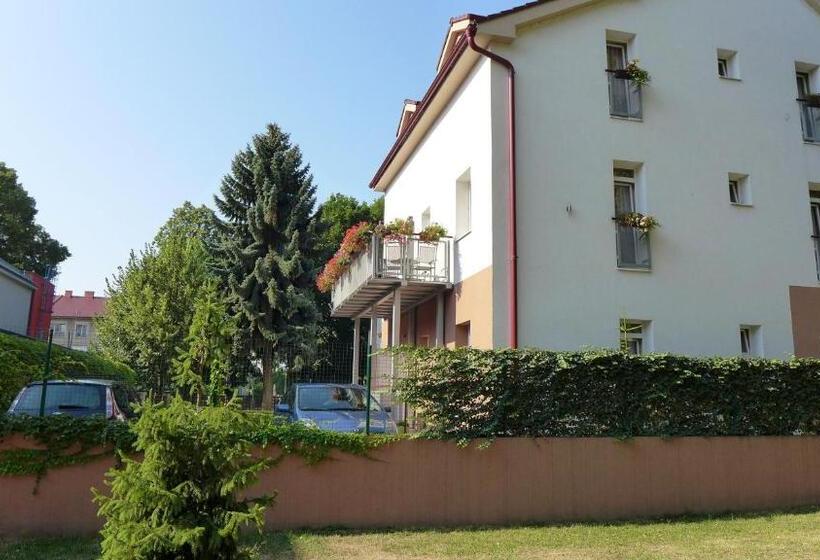 标准三人间, Park   2 Izbové Apartmány Na Prenájom