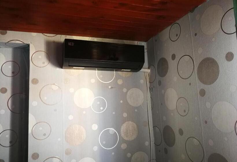 Трехместный Номер Стандарт Совместная Ванная, At Chorbadzhiykata