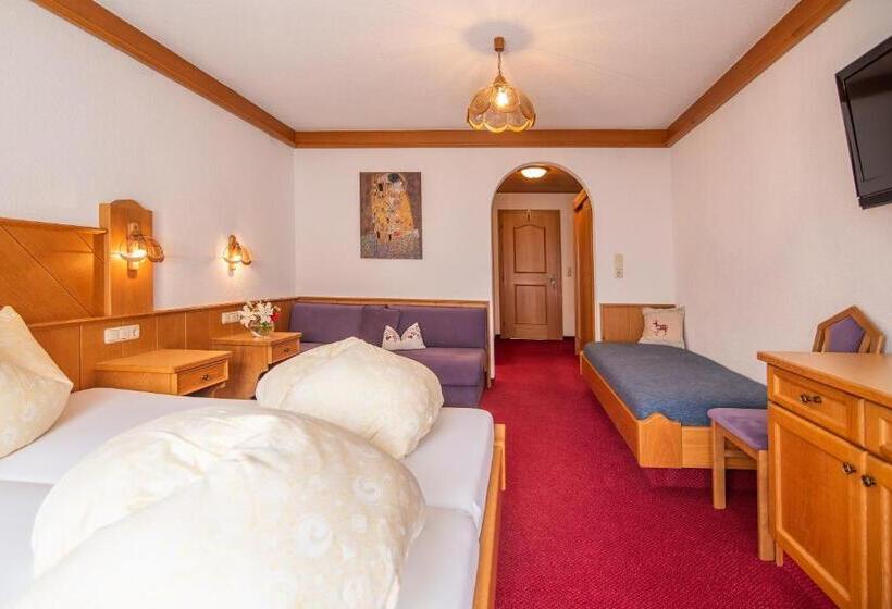 1 Sovrums Lägenhet, Haus Angela