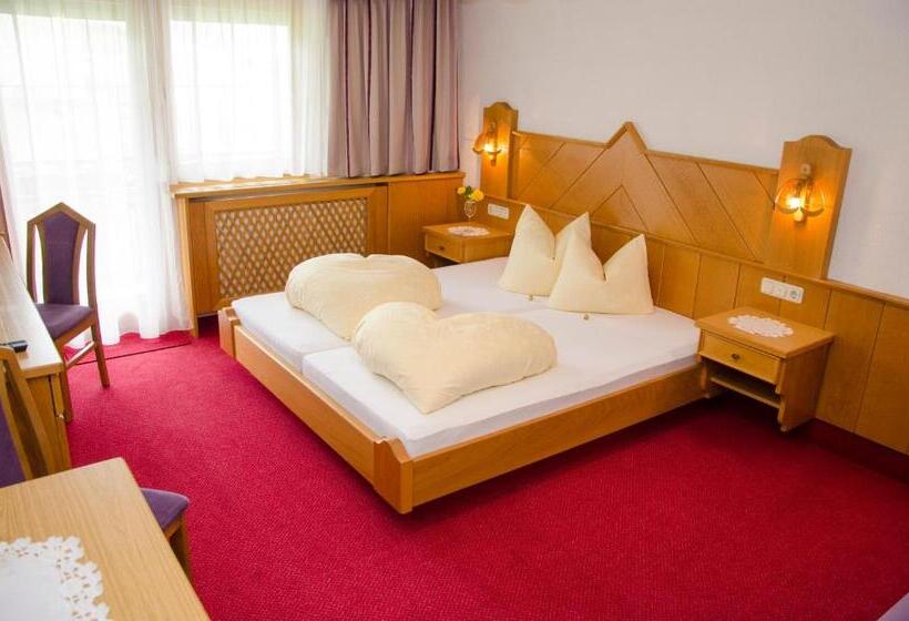 1 Sovrums Lägenhet, Haus Angela