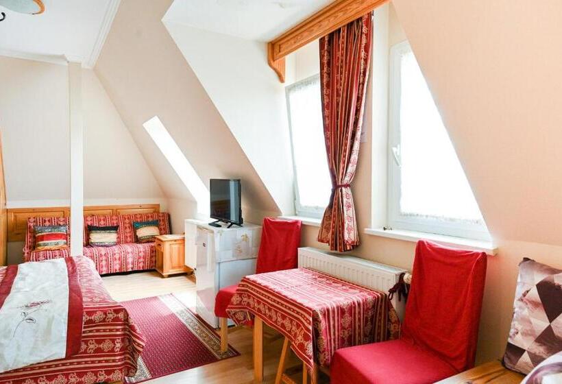 اتاق خانوادگی, Szt. Flórián Vendégház