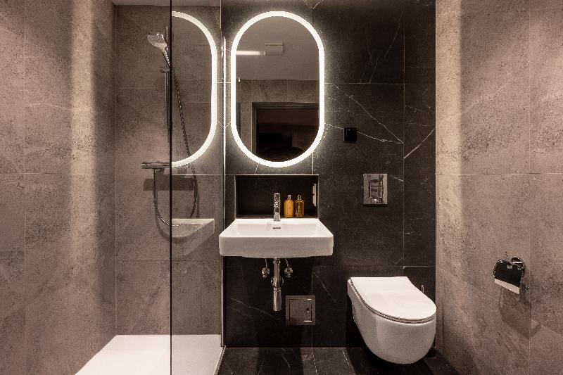 Superior Oda, Forest