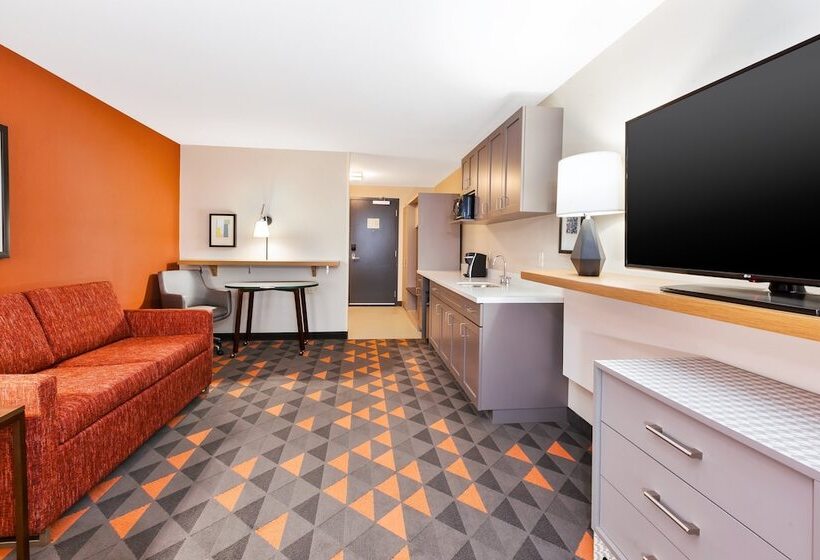 חדר סטנדרט מותאם לאדם עם מוגבלויות, Holiday Inn & Suites   Toledo Southwest   Perrysburg, An Ihg