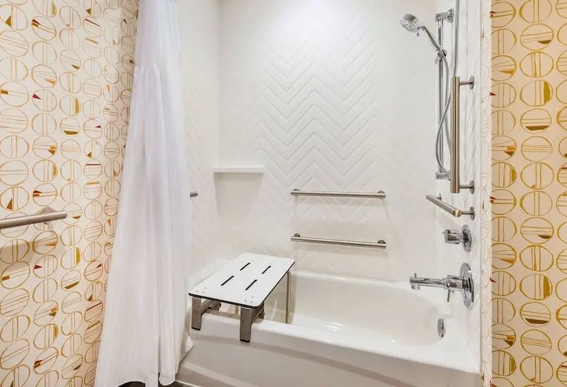 スイート, Holiday Inn & Suites Toledo Southwest Perrysburg, An Ihg