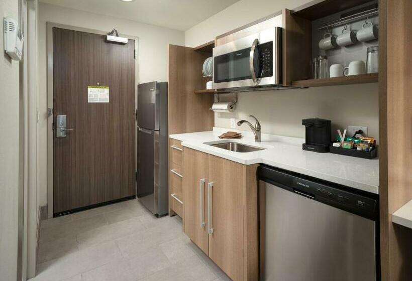 带大床的标准工作室, Home2 Suites By Hilton Chattanooga Hamilton Place