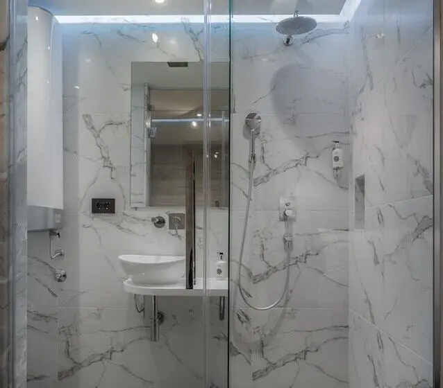اتاق لوکس با وان آب گرم, Level Luxury Suites