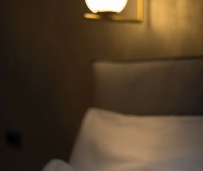 سوئیت جونیور با ماساژ آبی, Level Luxury Suites