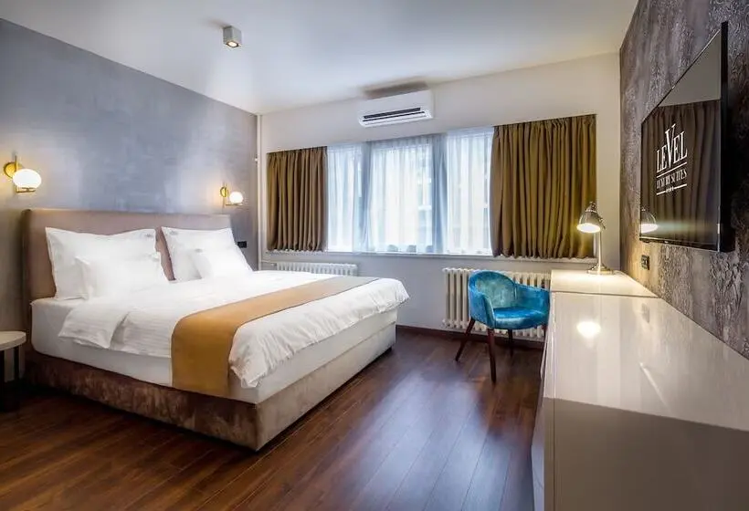 سوئیت جونیور با ماساژ آبی, Level Luxury Suites
