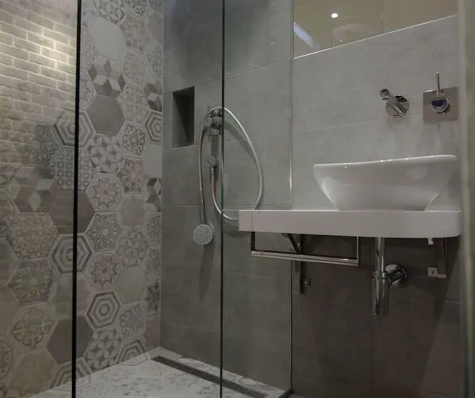 اتاق استاندارد, Level Luxury Suites