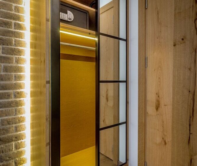 اتاق استاندارد, Level Luxury Suites