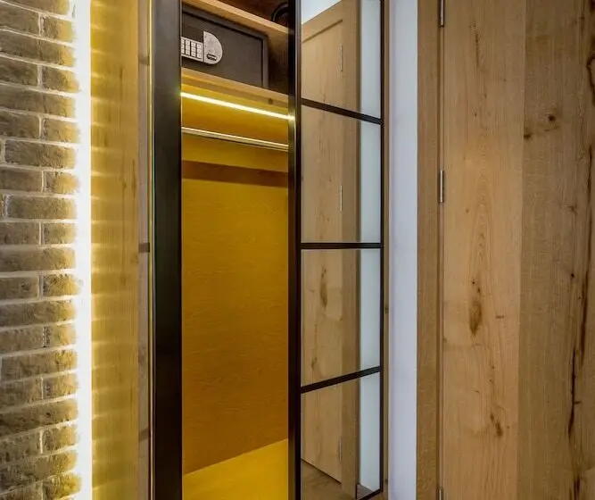 اتاق استاندارد, Level Luxury Suites