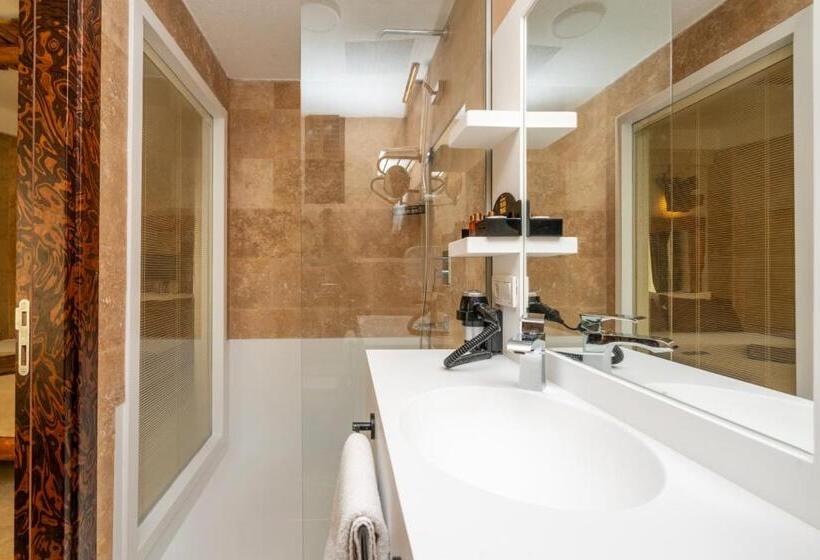 スタンダードルーム, Pasha Palace