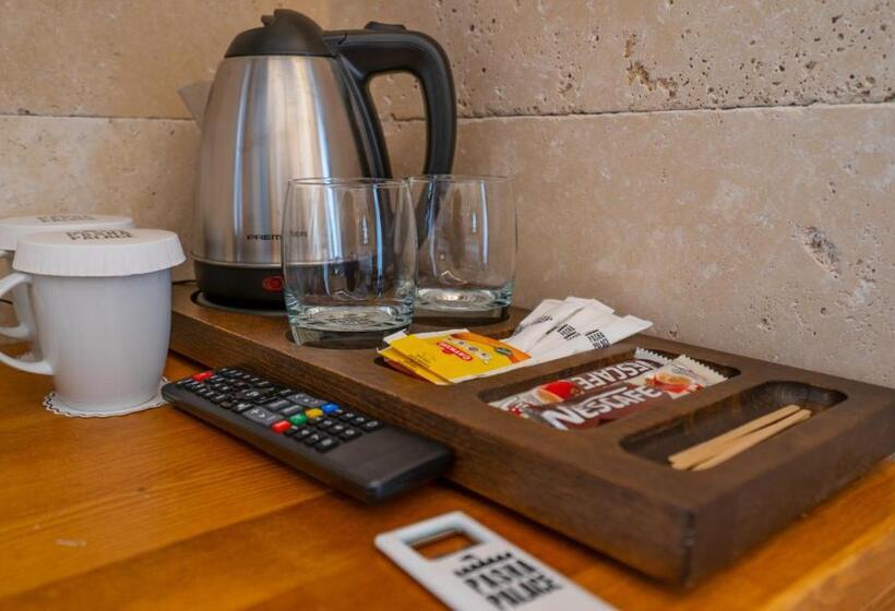 スタンダードルーム, Pasha Palace