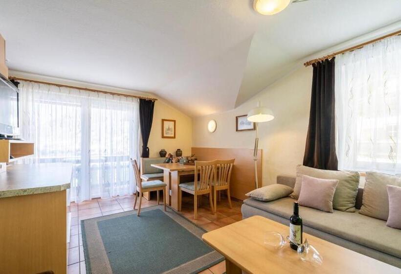 شقة غرفتين نوم مزودة بشُرفة, Landhaus Krenn