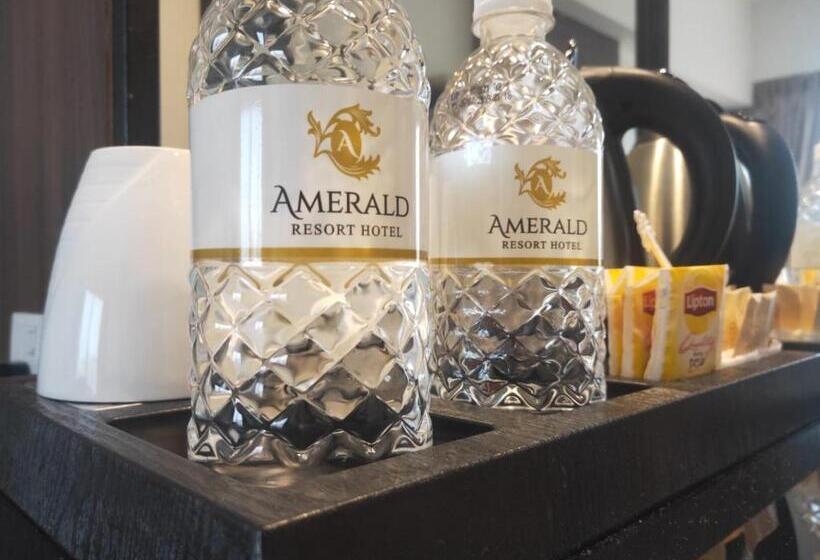 Номер Superior Кровать Кинг, Amerald Resort Hotel Desaru