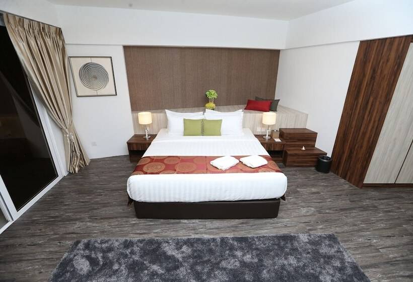 Номер Deluxe Кровать Кинг, Amerald Resort Hotel Desaru
