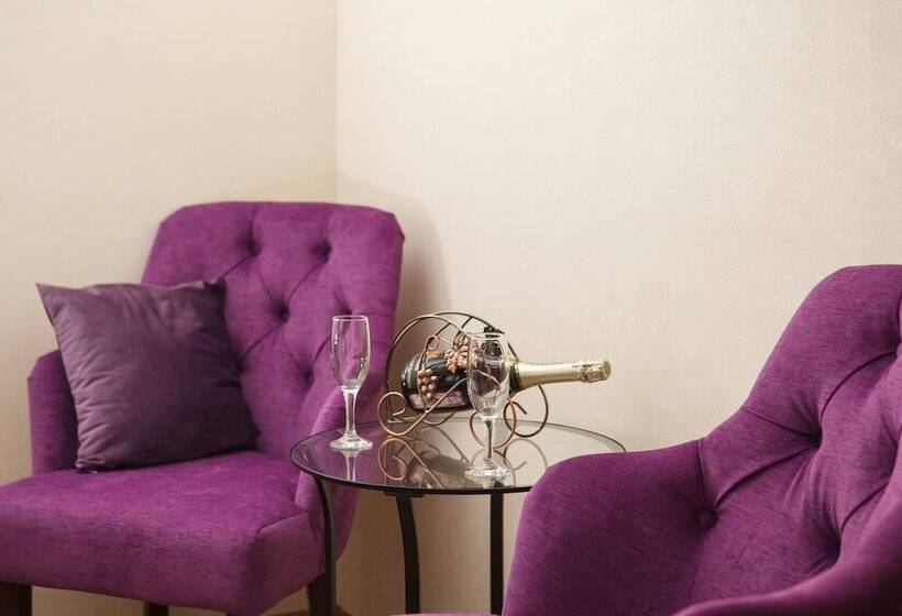 豪华套房, Velvet