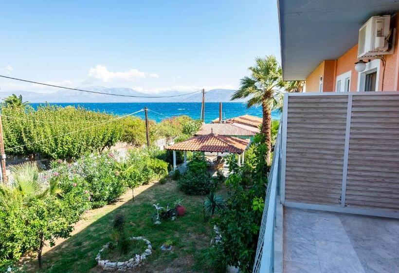 חדר משפחתי צדדי נוף לים, Agamemnon Beach