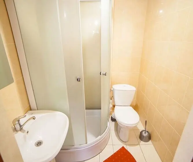 Chambre Familiale, Dubrava