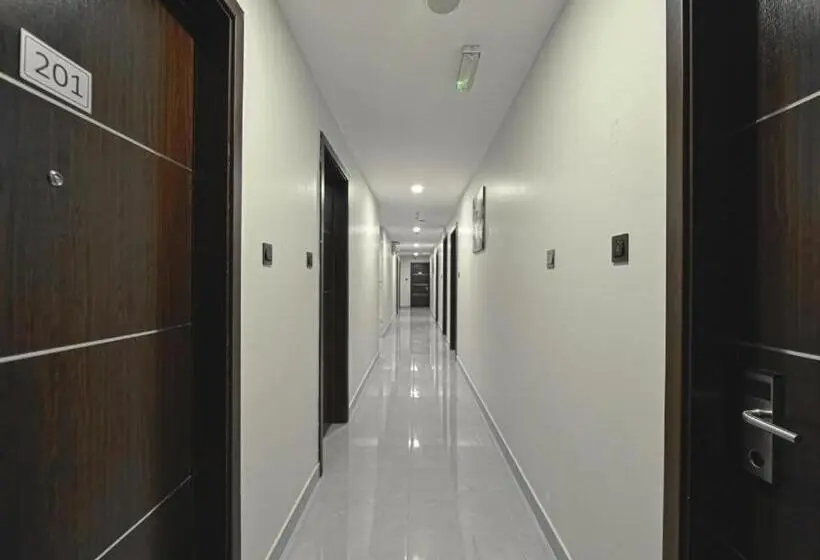 اتاق استاندارد سه نفره, Golden Crown Hotel Alseeb Muscat