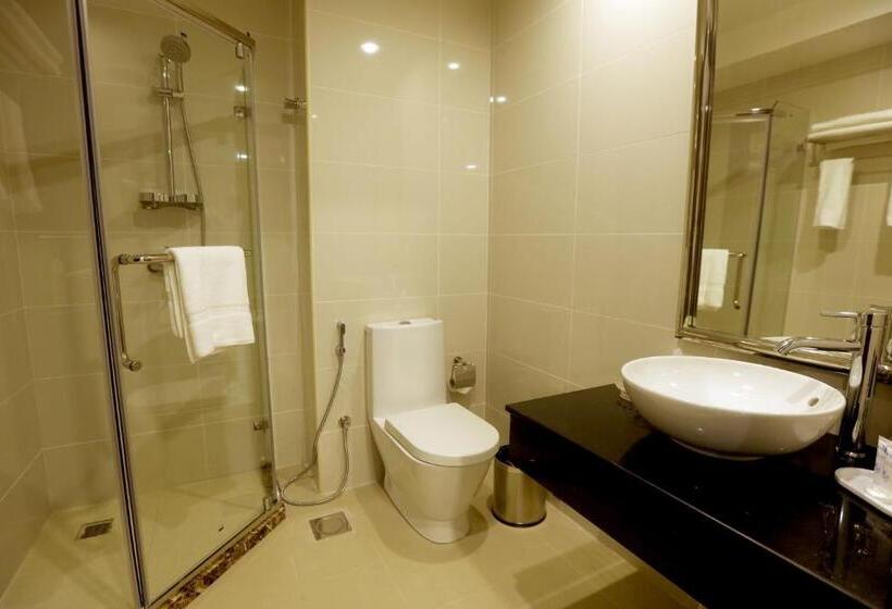 اتاق استاندارد سه نفره, Golden Crown Hotel Alseeb Muscat