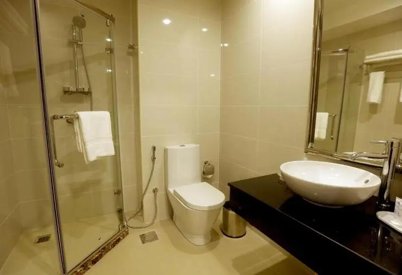 اتاق استاندارد سه نفره, Golden Crown Hotel Alseeb Muscat