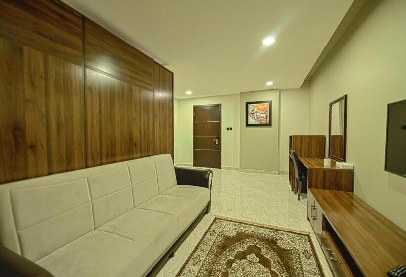 سوییت اجرایی, Golden Crown Hotel Alseeb Muscat