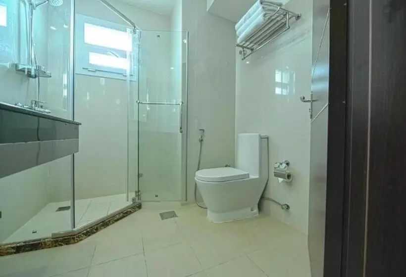 اتاق استاندارد با تخت بزرگ, Golden Crown Hotel Alseeb Muscat