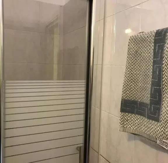 استودیوی استاندارد, Remezzo Apartments