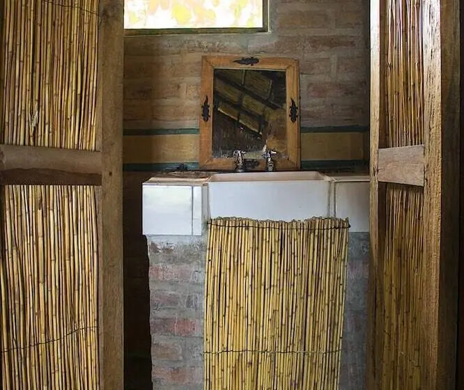 Quarto Familiar, Mgoza Lodge