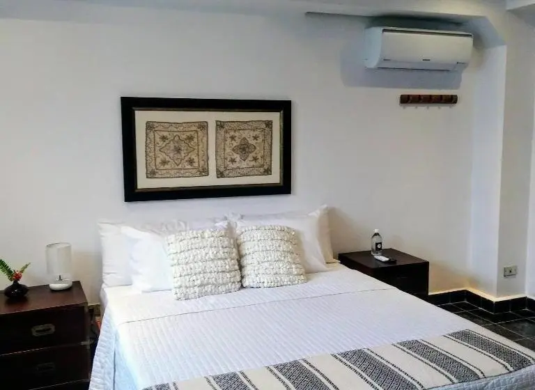 اتاق لوکس, Cinco Hotel B&b