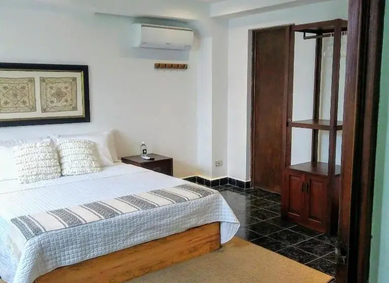اتاق لوکس, Cinco Hotel B&b