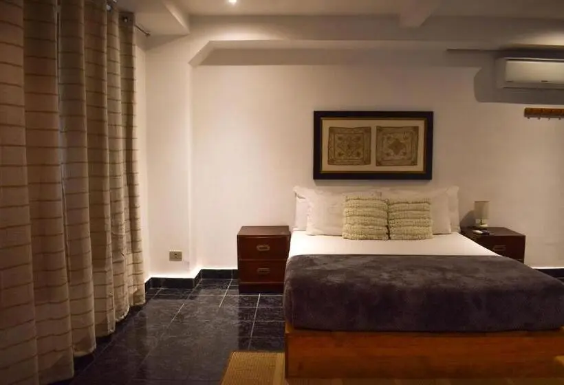 اتاق لوکس, Cinco Hotel B&b