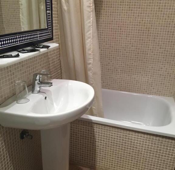 اتاق استاندارد, Hostal Maestre