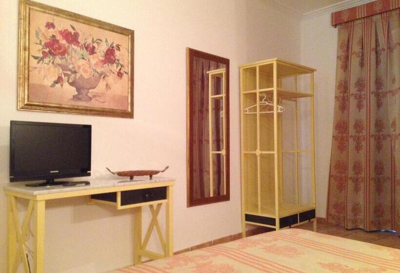 اتاق استاندارد, Hostal Maestre