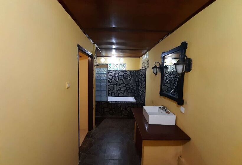 חדר סטנדרט נוף להרים, Tangkoko Sanctuary Villa