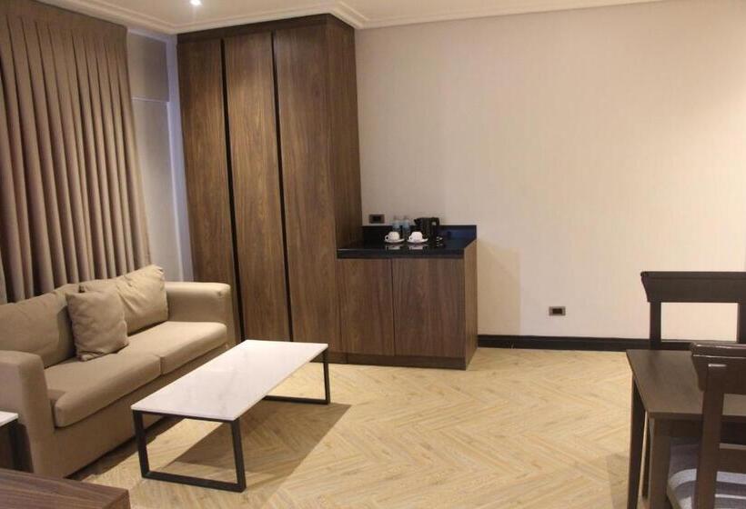 جناح جونيور, Acacia Hotel Bacolod