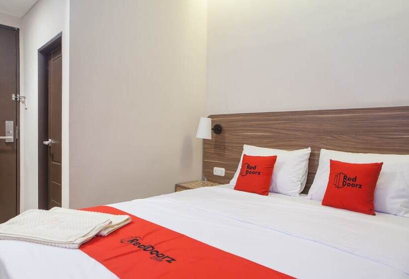 Номер Стандарт, Reddoorz @ Wiyung 2