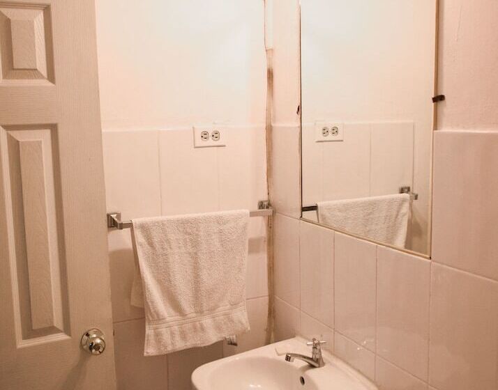 غرفة عائلية, San Jose De La Montaña