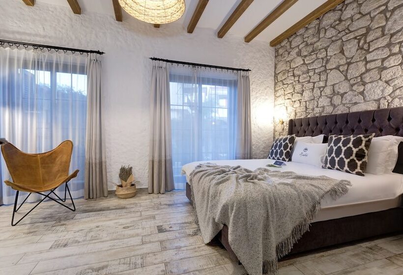 Deluxe Room Pool View, Alachi