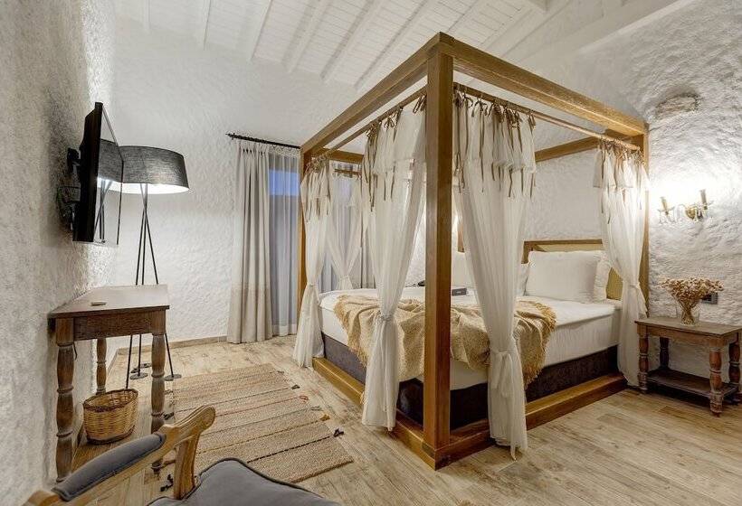 Superior Room, Alachi