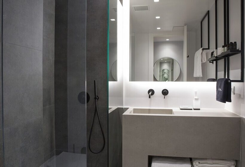 חדר סטנדרט, The Alex Monte Kastella, Santikos Collection