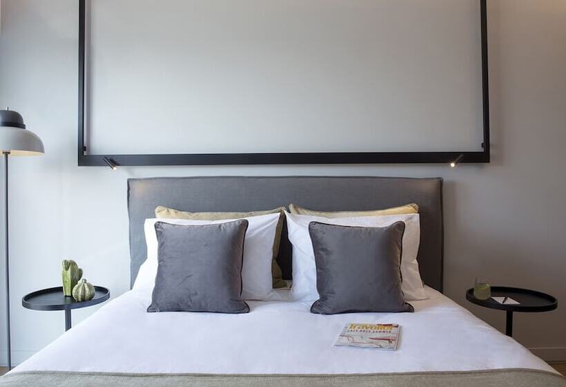 סוויטה נוף לים, The Alex Monte Kastella, Santikos Collection