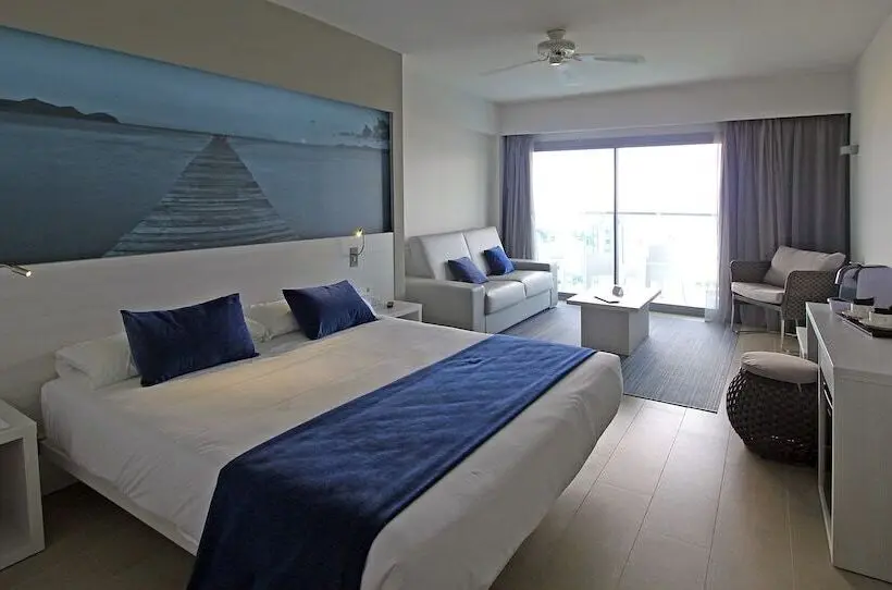 سوییت جونیور با چشم‌انداز دریا, BG Tonga Tower Design Hotel & Suites