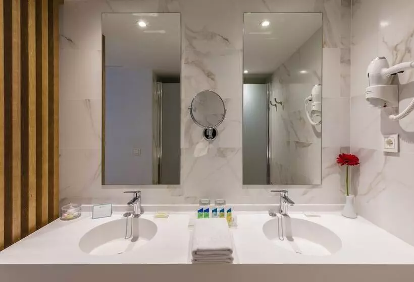 سوییت جونیور, Talayot - Adults Only