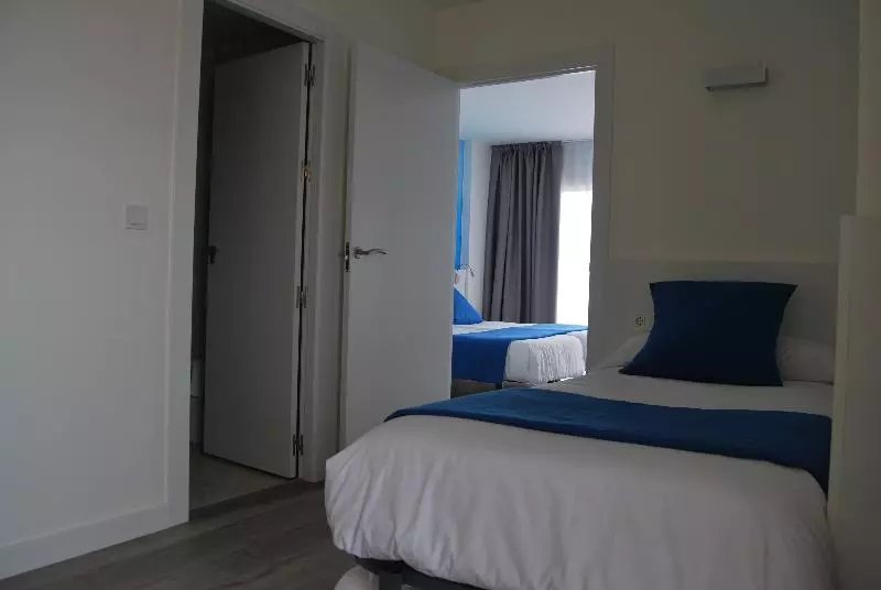 اتاق استاندارد چهار تخته, Estudiotel Alicante