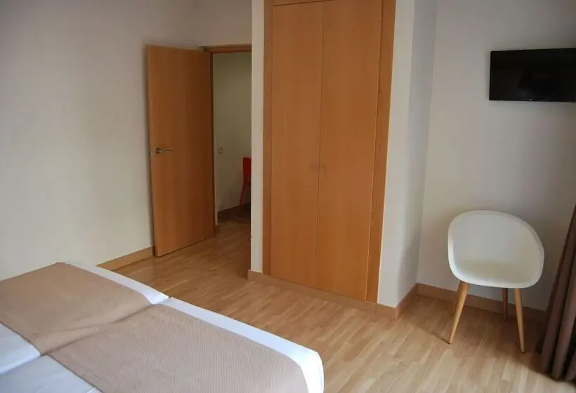 اتاق استاندارد چهار تخته, Estudiotel Alicante